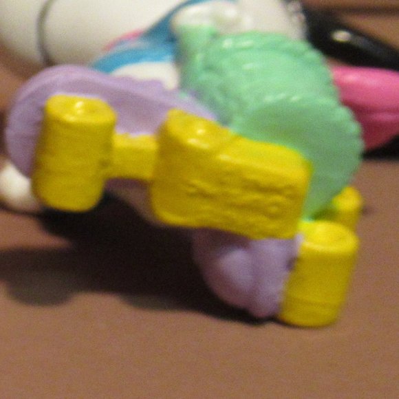 3 Vintage Snoopy PVC Figures Easter Tux Skating Artist - Picture 8 of 8